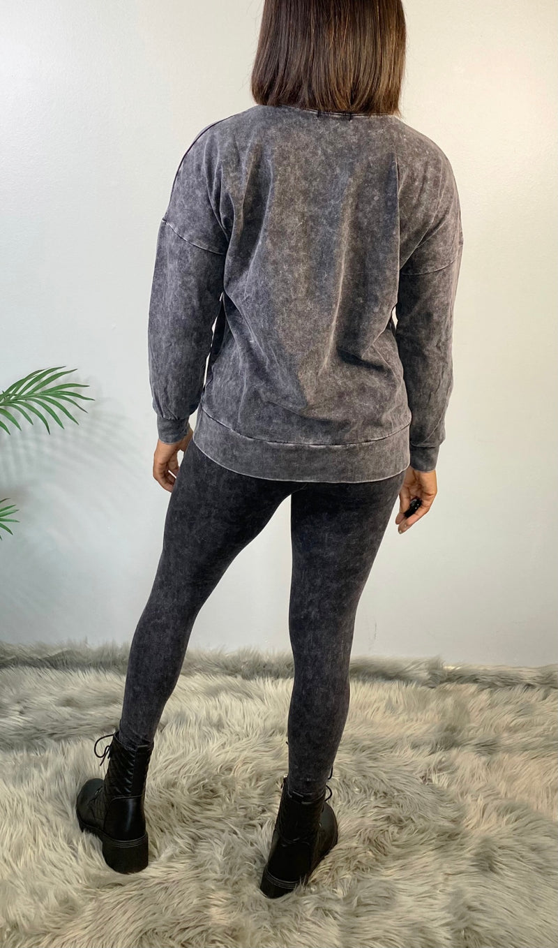 CHARCOAL MINERAL WASH LONG SLEEVED PULLOVER TOP